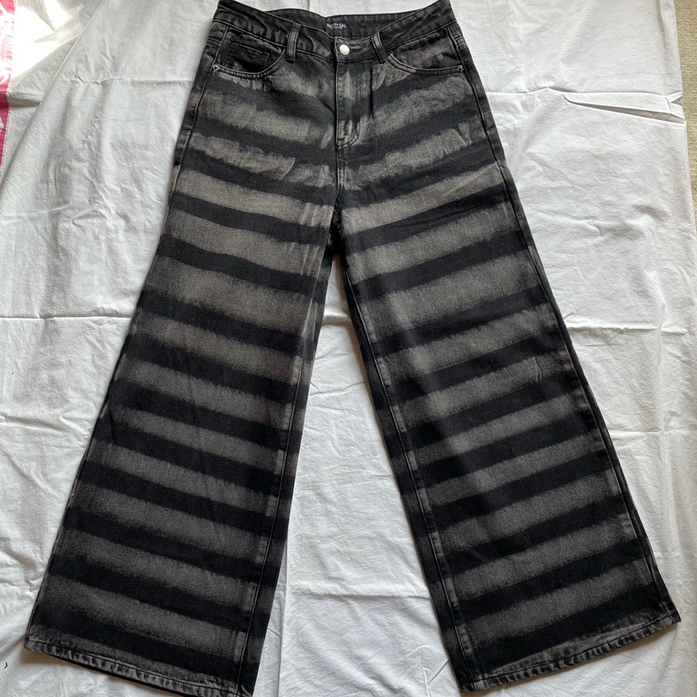 Wide leg jeans with stripes